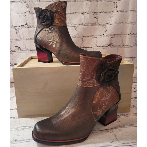 L'Artiste Women's Zinna Bootie- New without box- size 6 - Picture 1 of 8